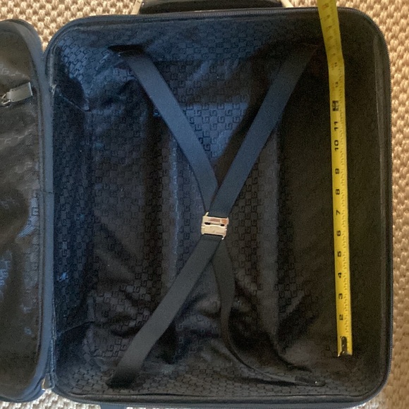Gucci Rolling Carry On Suitcase with adjustable handle. - Picture 14 of 16